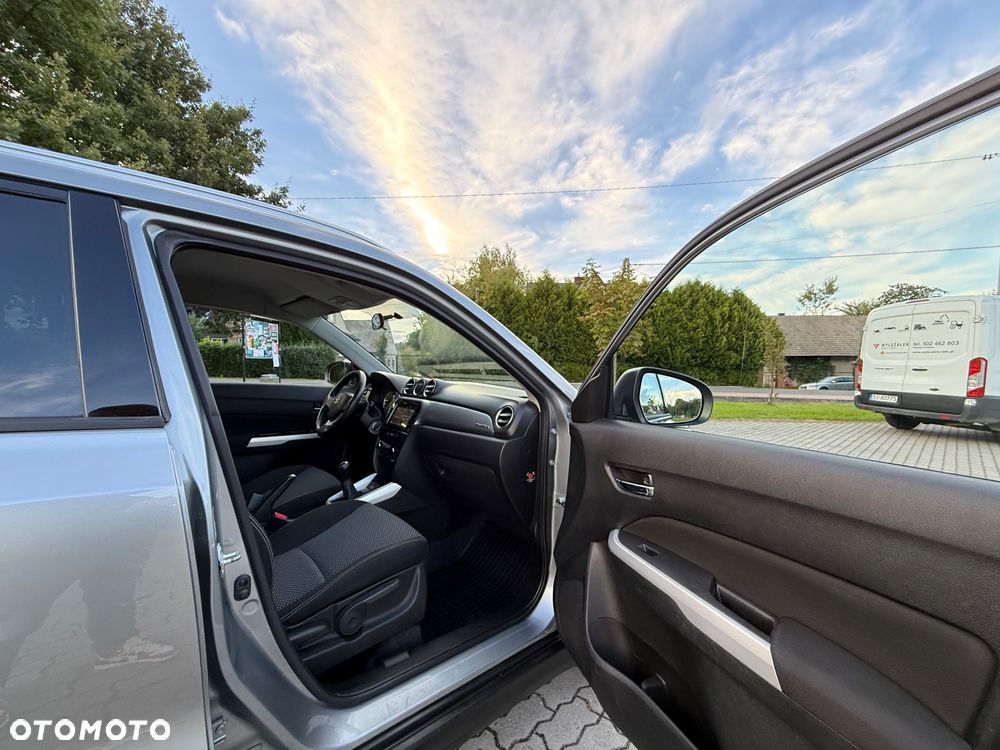 Suzuki Vitara 1.6 Premium 4WD - 21