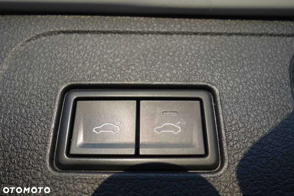 Volkswagen Passat - 16