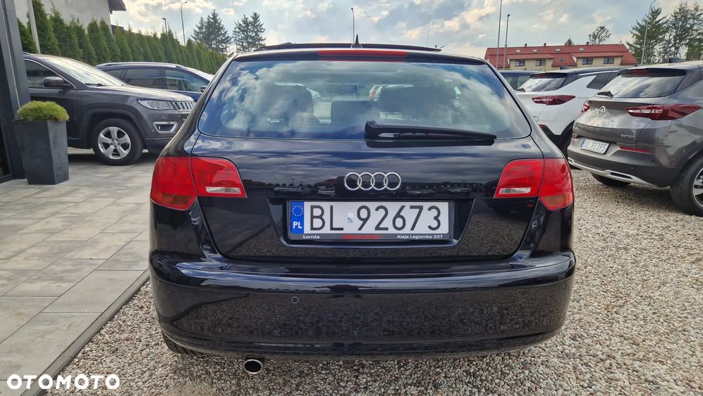 Audi A3 Sportback 1.6 FSI Attraction - 26
