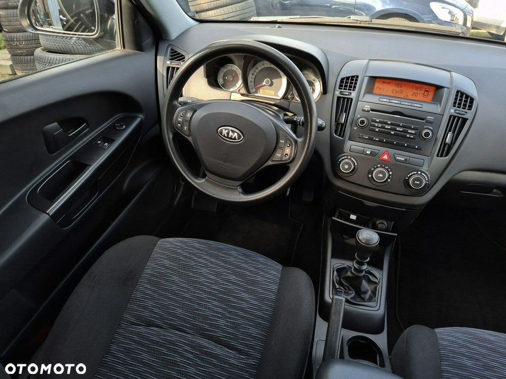Kia Ceed Cee'd 1.4 Comfort - 23