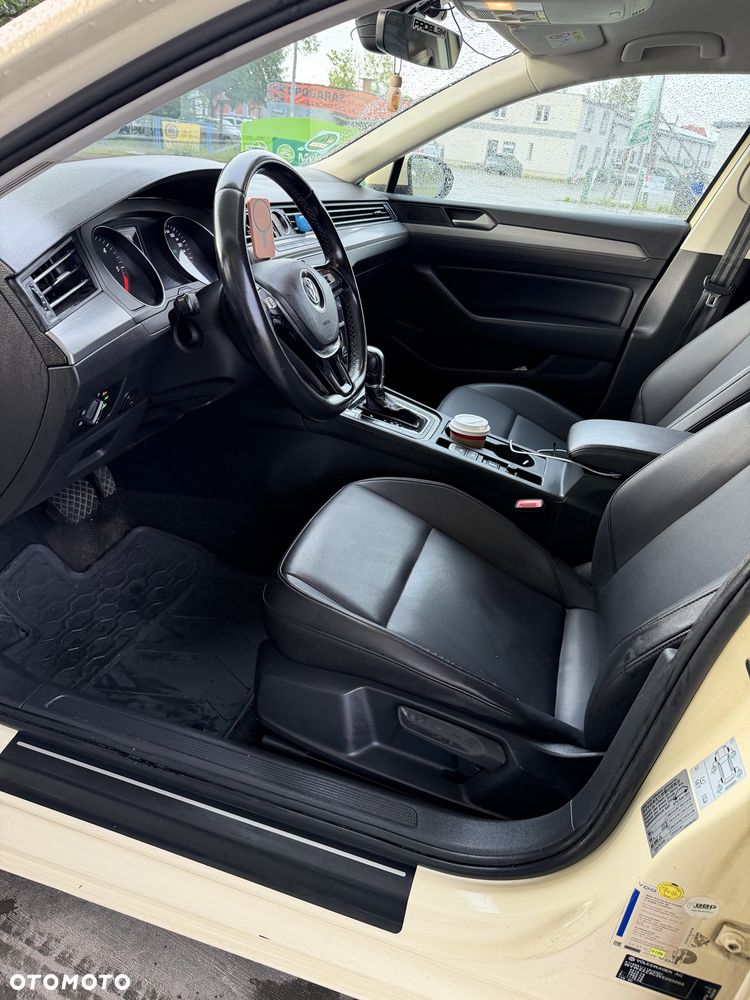 Volkswagen Passat - 8