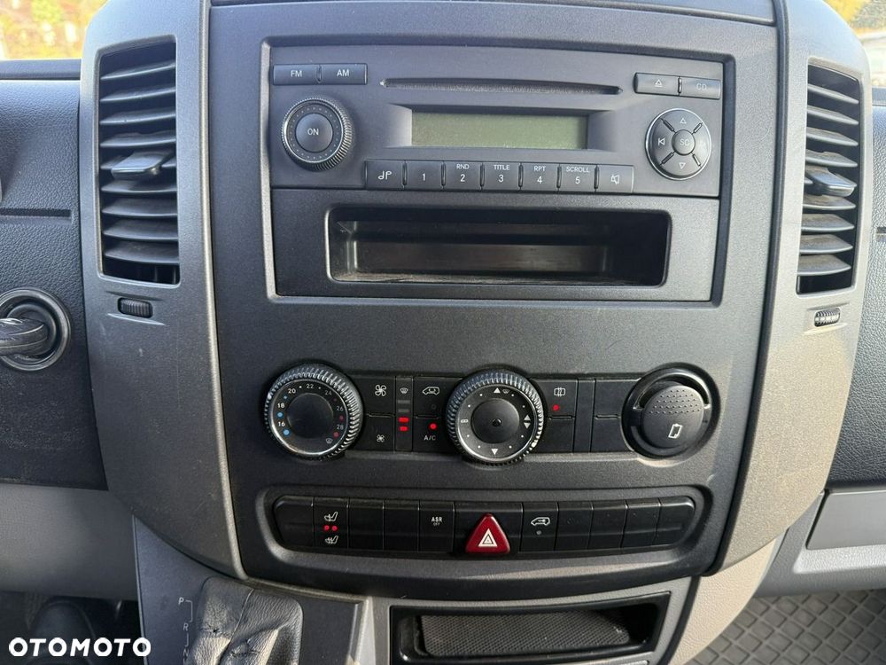 Mercedes-Benz Sprinter - 16