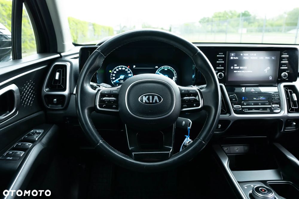 Kia Sorento 1.6 T-GDI HEV M - 24