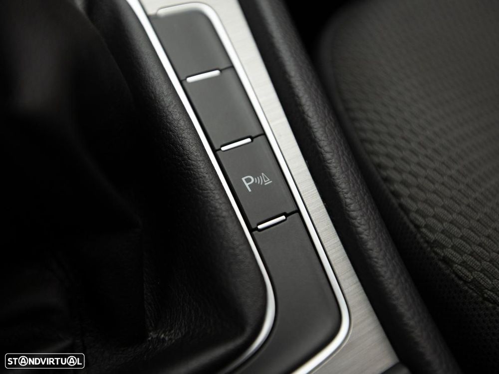 VW Golf Variant 1.6 TDi GPS Edition - 18