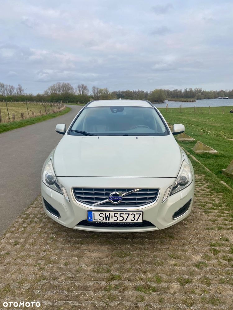 Volvo V60 D3 Momentum - 3