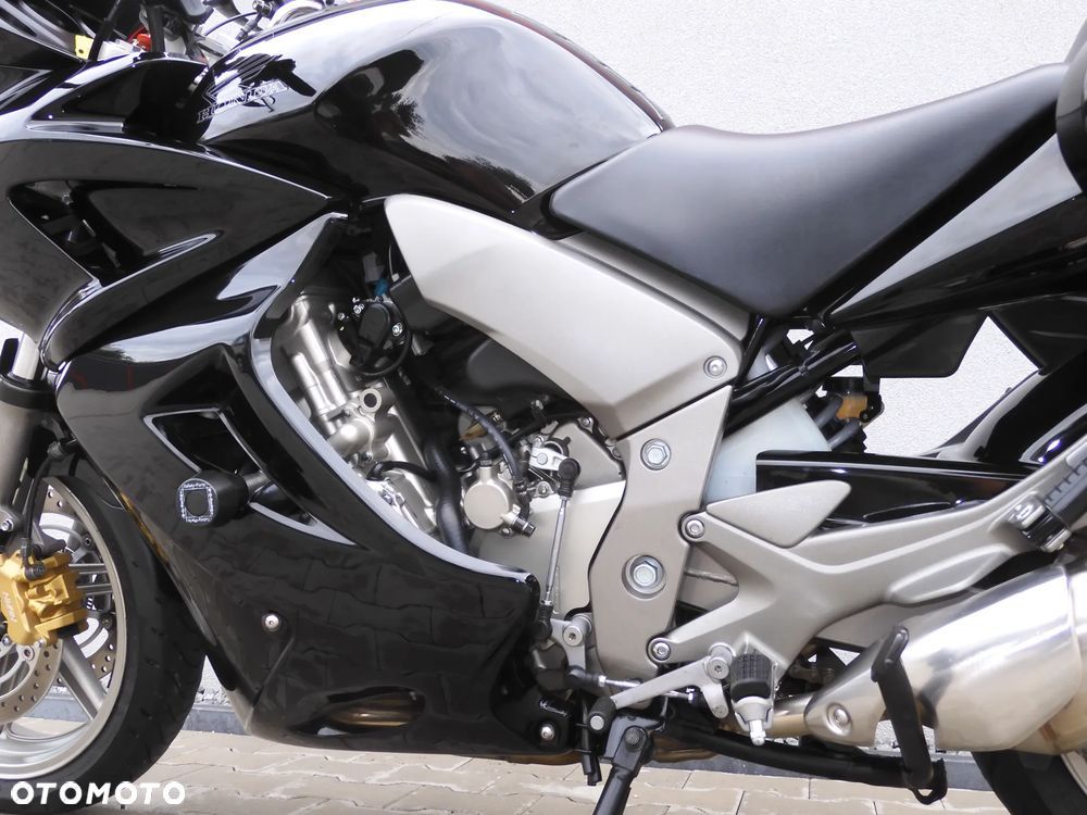 Honda CBF - 15