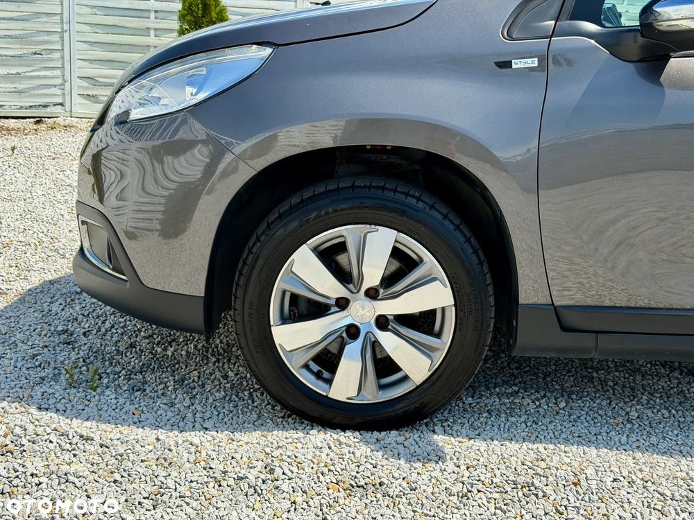 Peugeot 2008 1.2 Pure Tech Style S&S - 21