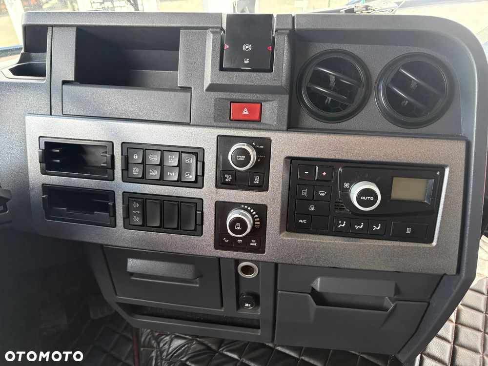 Renault T460 Sleeper Cab - 23