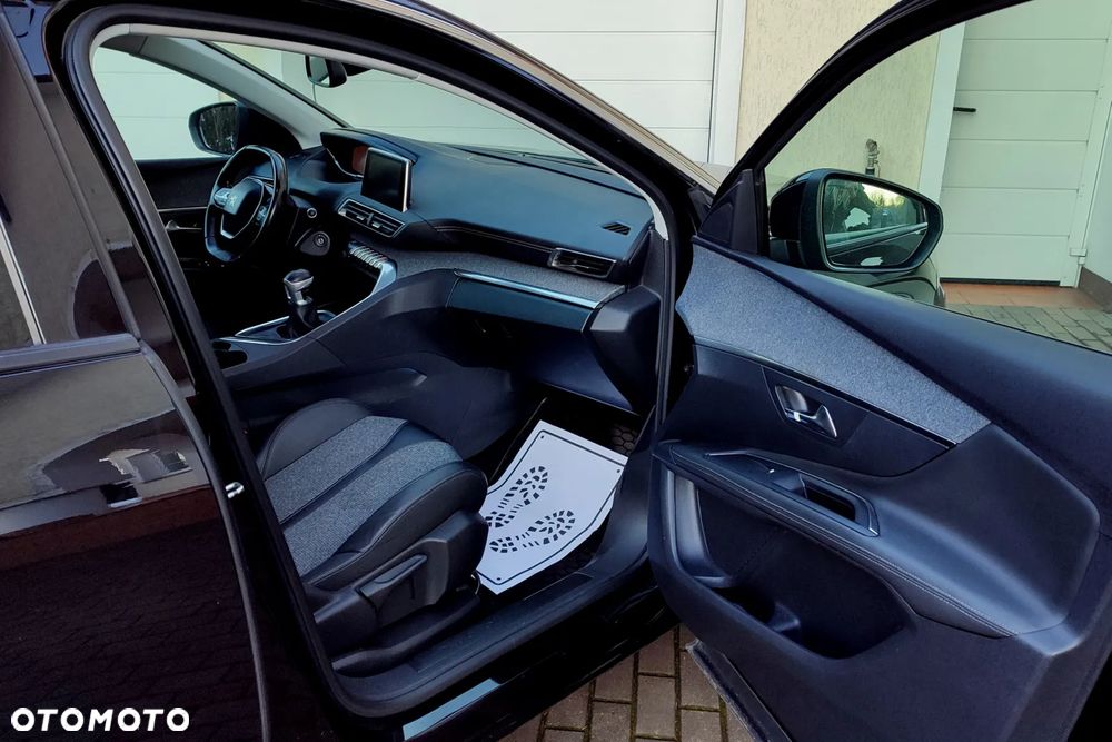 Peugeot 3008 HDi 115 Allure - 13