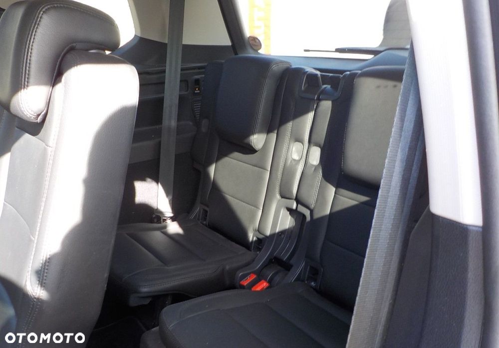 Volkswagen Touran - 22