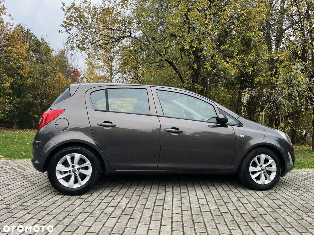 Opel Corsa 1.2 16V Cosmo - 4