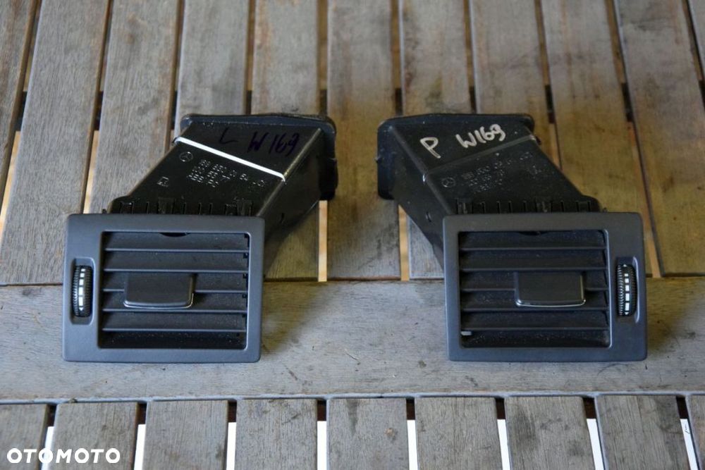 Mercedes A-Klasa W169 Kratka nawiewu lewa