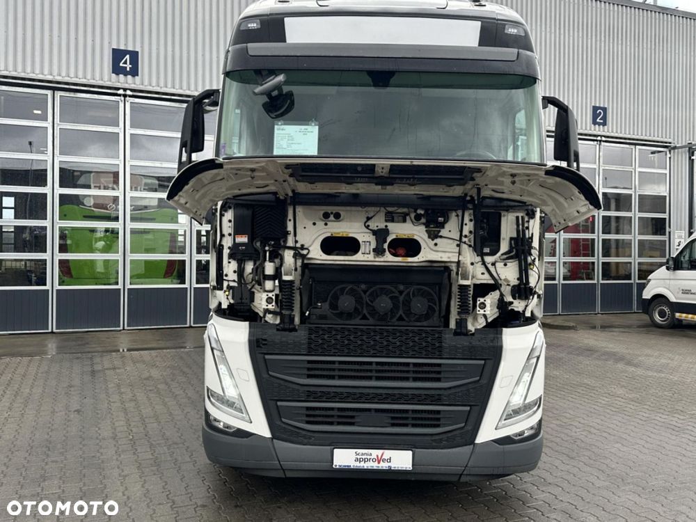 Volvo FH 4X2 460 Globetrotter XL - 10