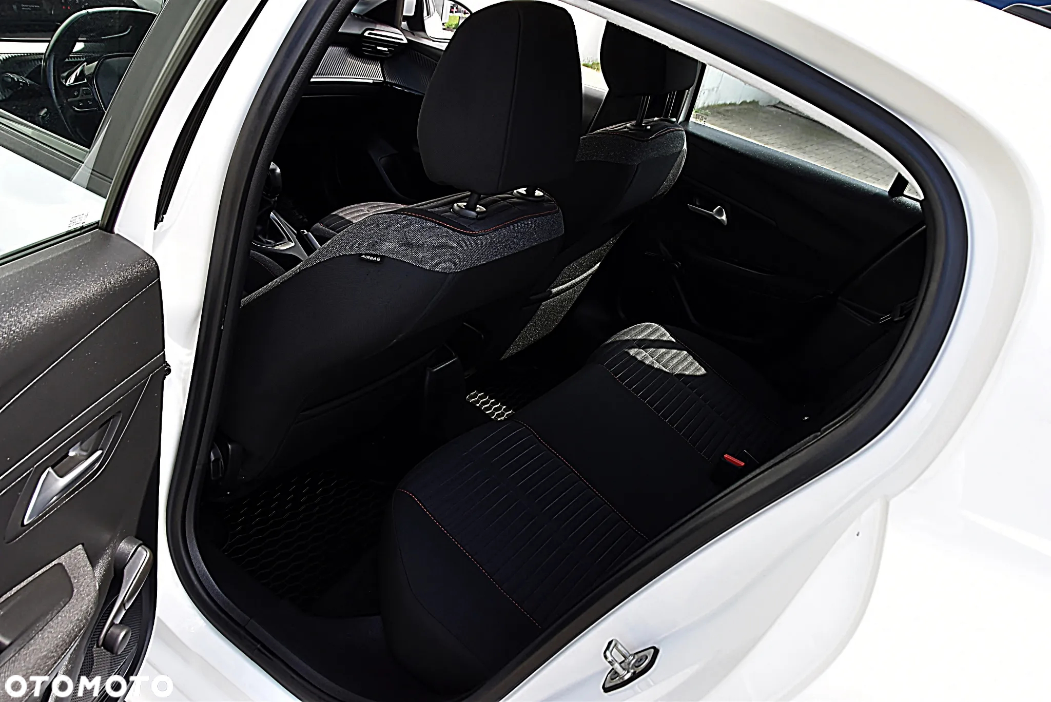 Peugeot 208 1.2 PureTech Active S&S - 23