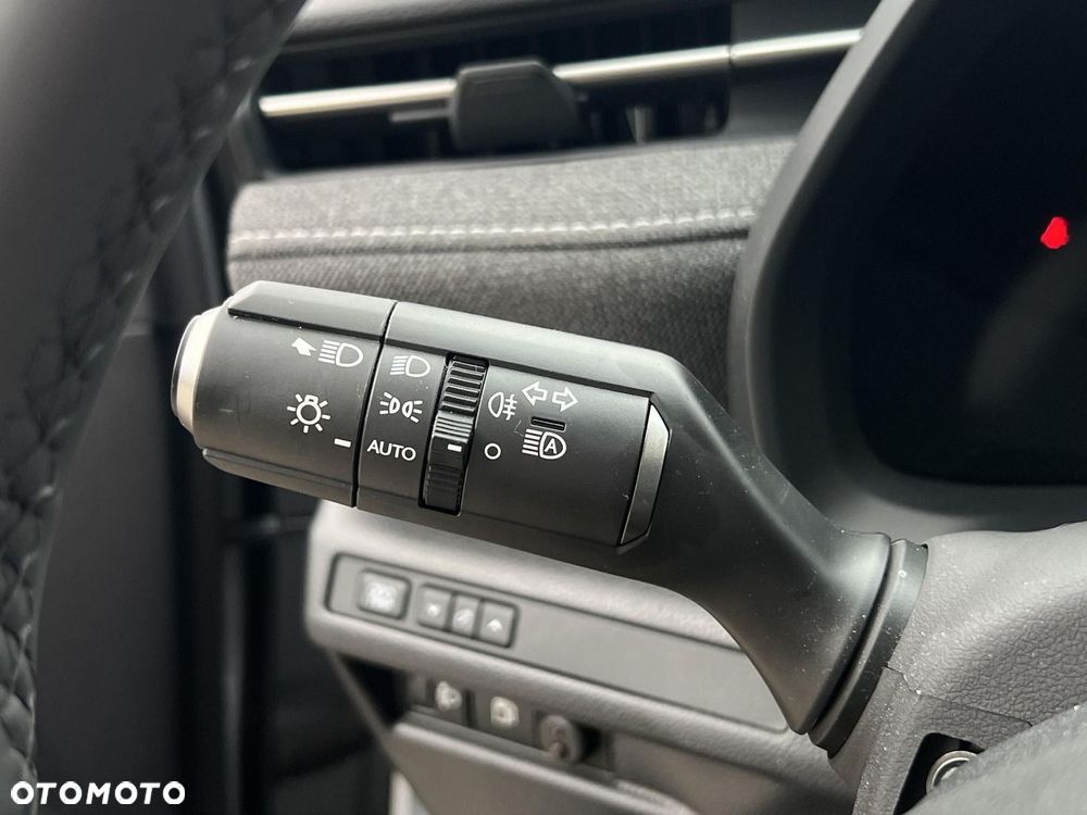 Lexus LBX 1.5 Hybrid - 24