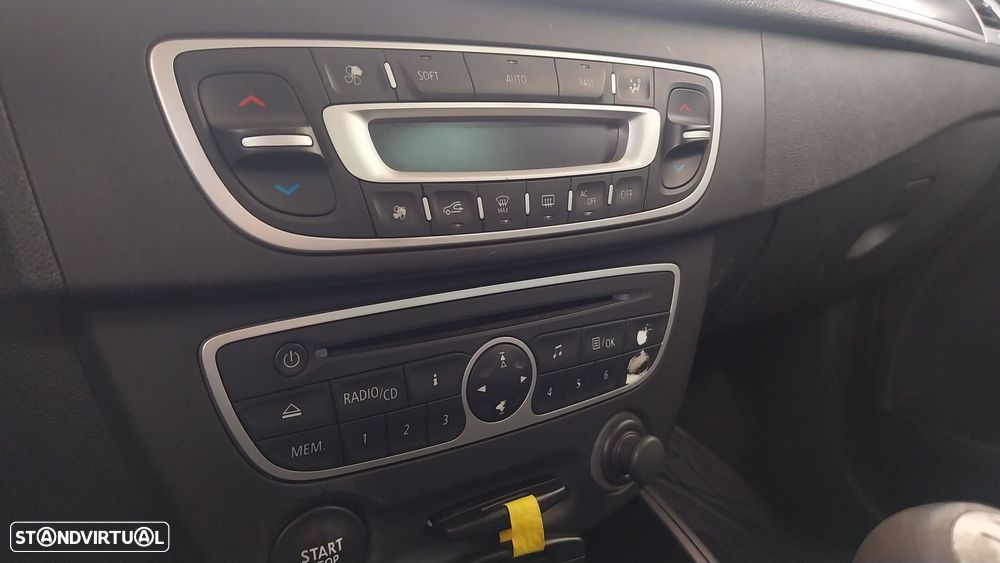 Renault Mégane 1.5 dCi Dynamique - 7