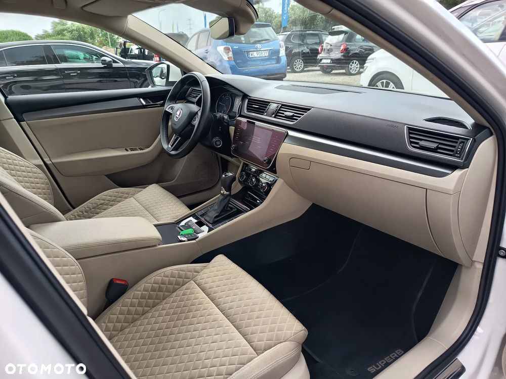 Skoda Superb 2.0 TDI Style DSG7 - 33