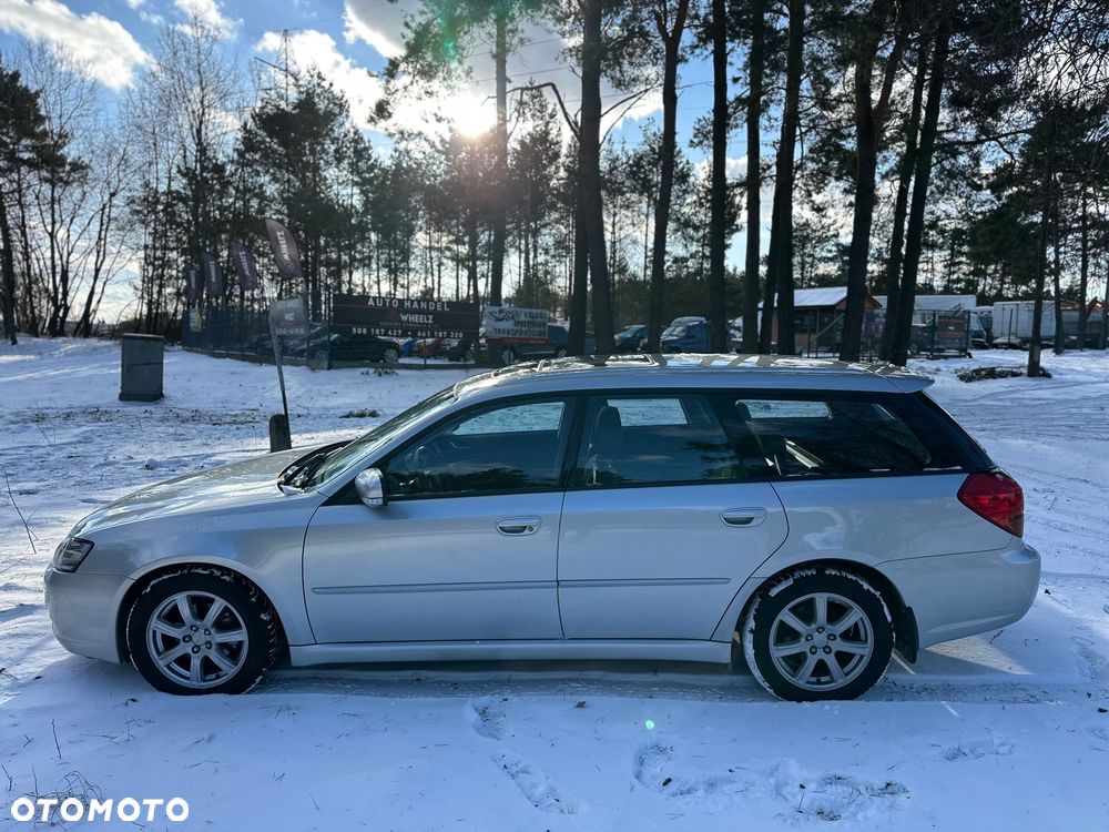 Subaru Legacy - 32