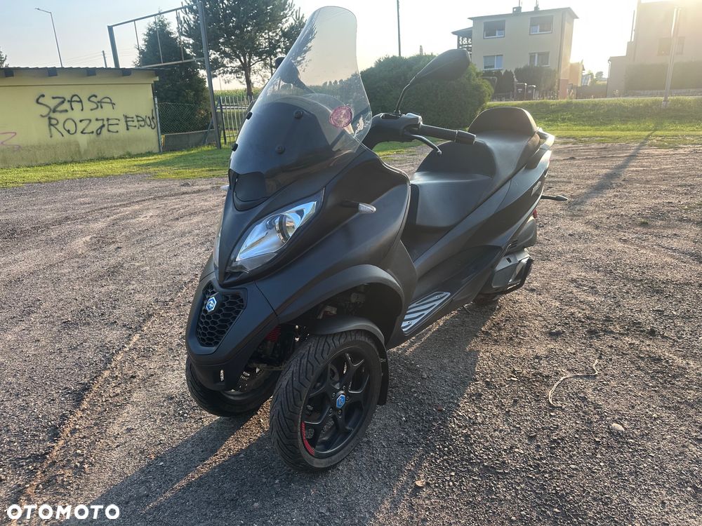 Piaggio MP-3 - 10