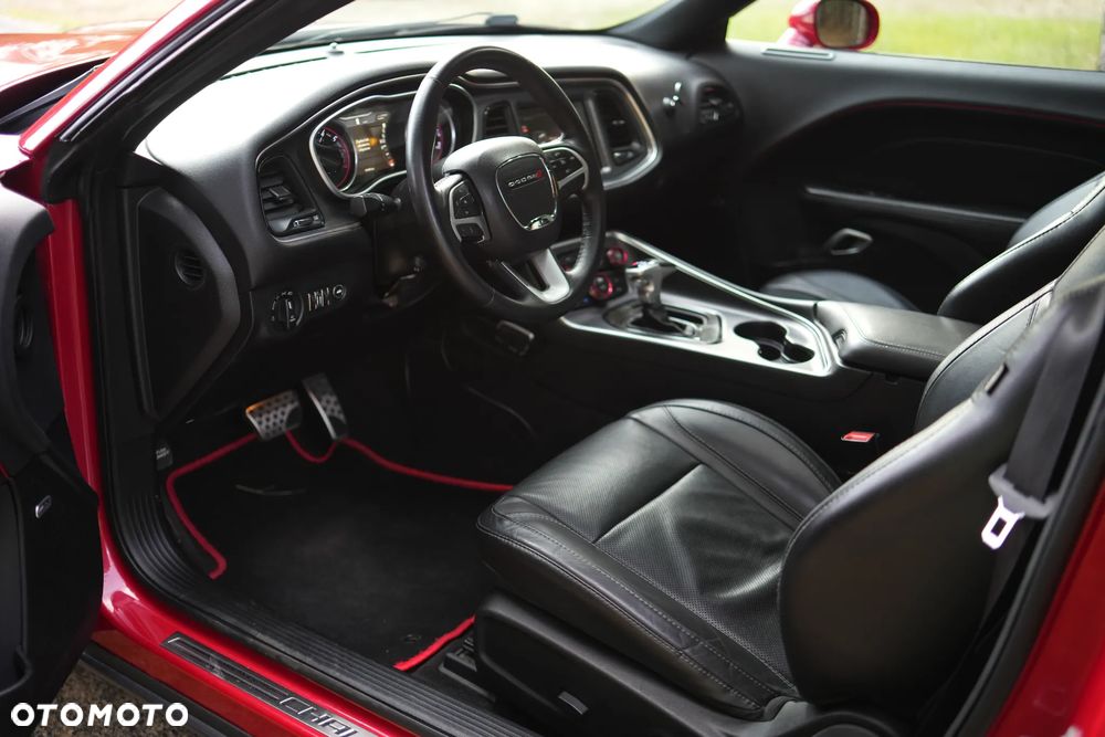 Dodge Challenger - 7