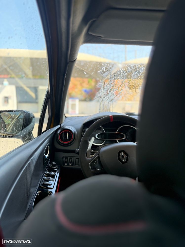 Renault Clio TCe 220 EDC R.S. Trophy - 7
