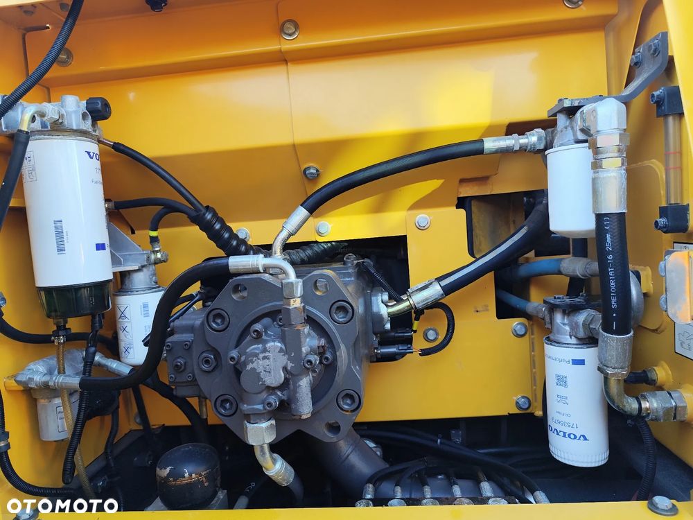 Volvo EC 210 CL - 23