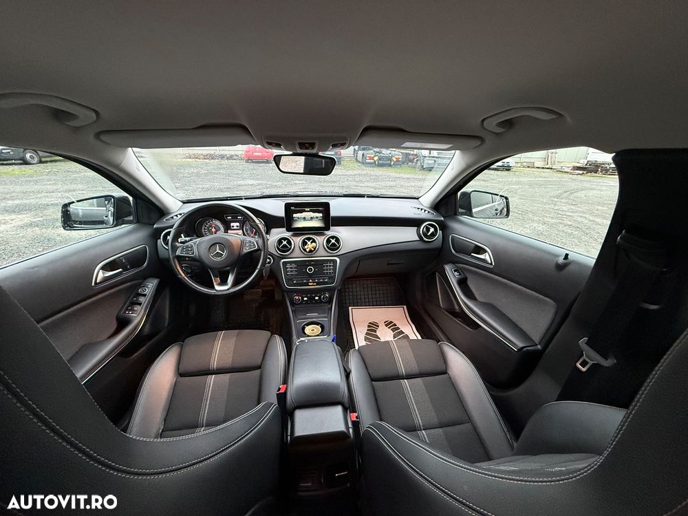 Mercedes-Benz GLA 200 7G-DCT - 7