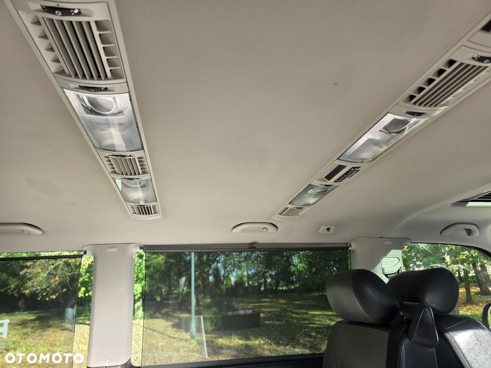 Volkswagen Multivan - 13
