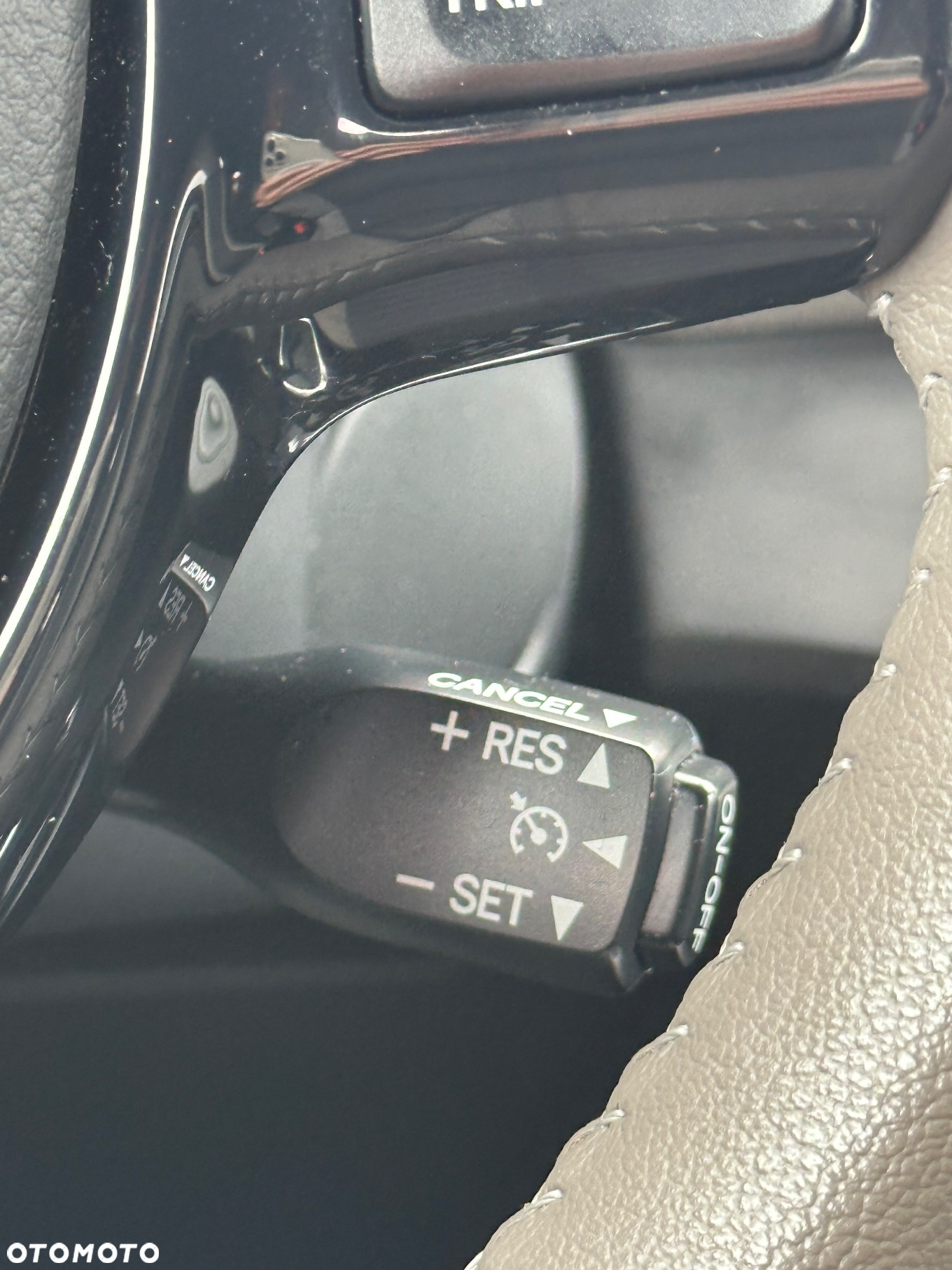 Toyota Yaris Hybrid 100 Selection Platinum - 28