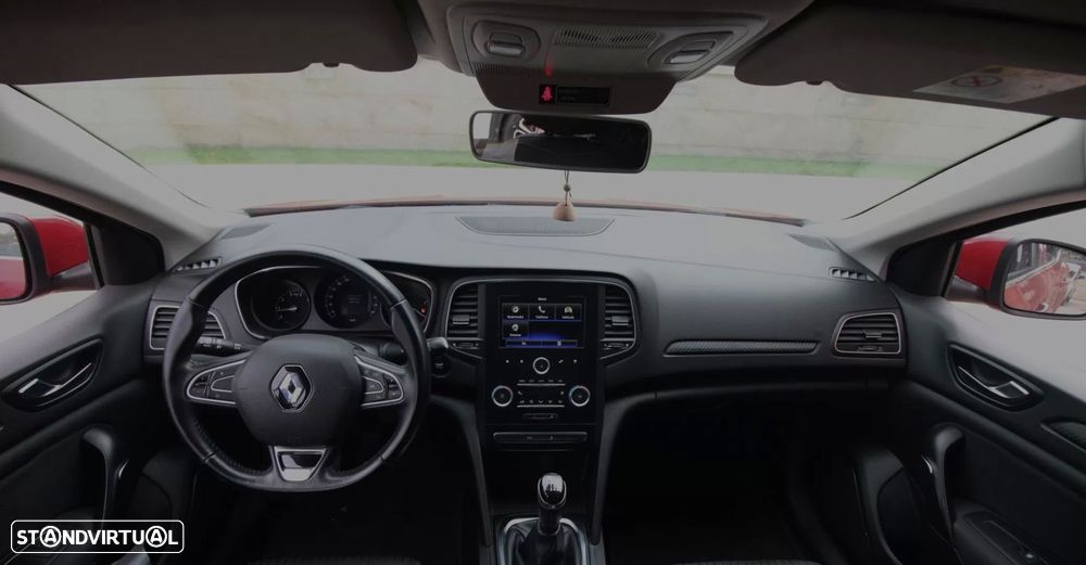 Renault Mégane ENERGY TCe 130 Start & Stop Paris - 9