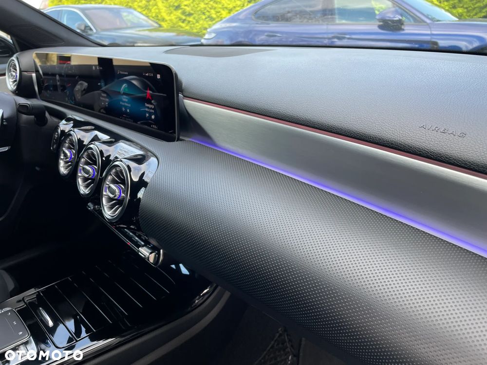 Mercedes-Benz Klasa A 180 AMG Line 7G-DCT - 14