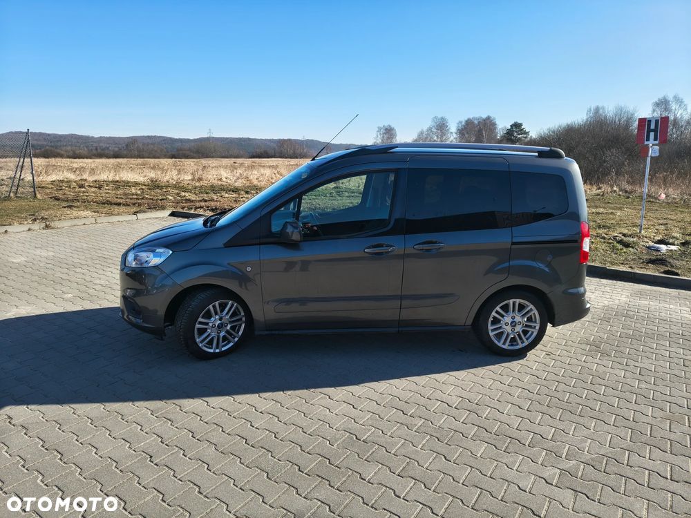 Ford Tourneo Courier 1.0 EcoBoost Titanium - 2