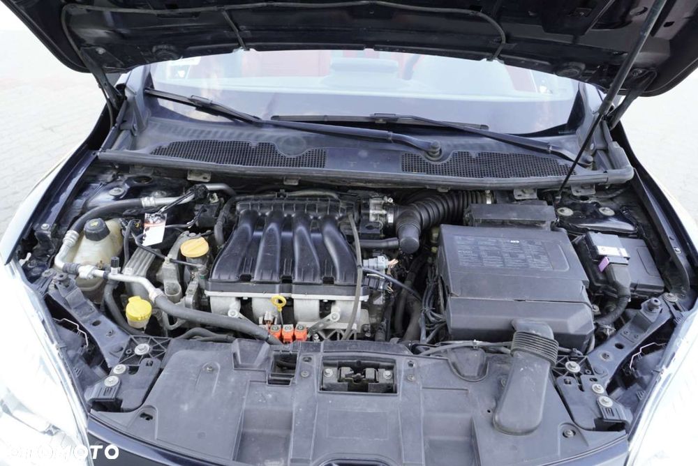 Renault Megane 2.0 16V Dynamique CVT - 24