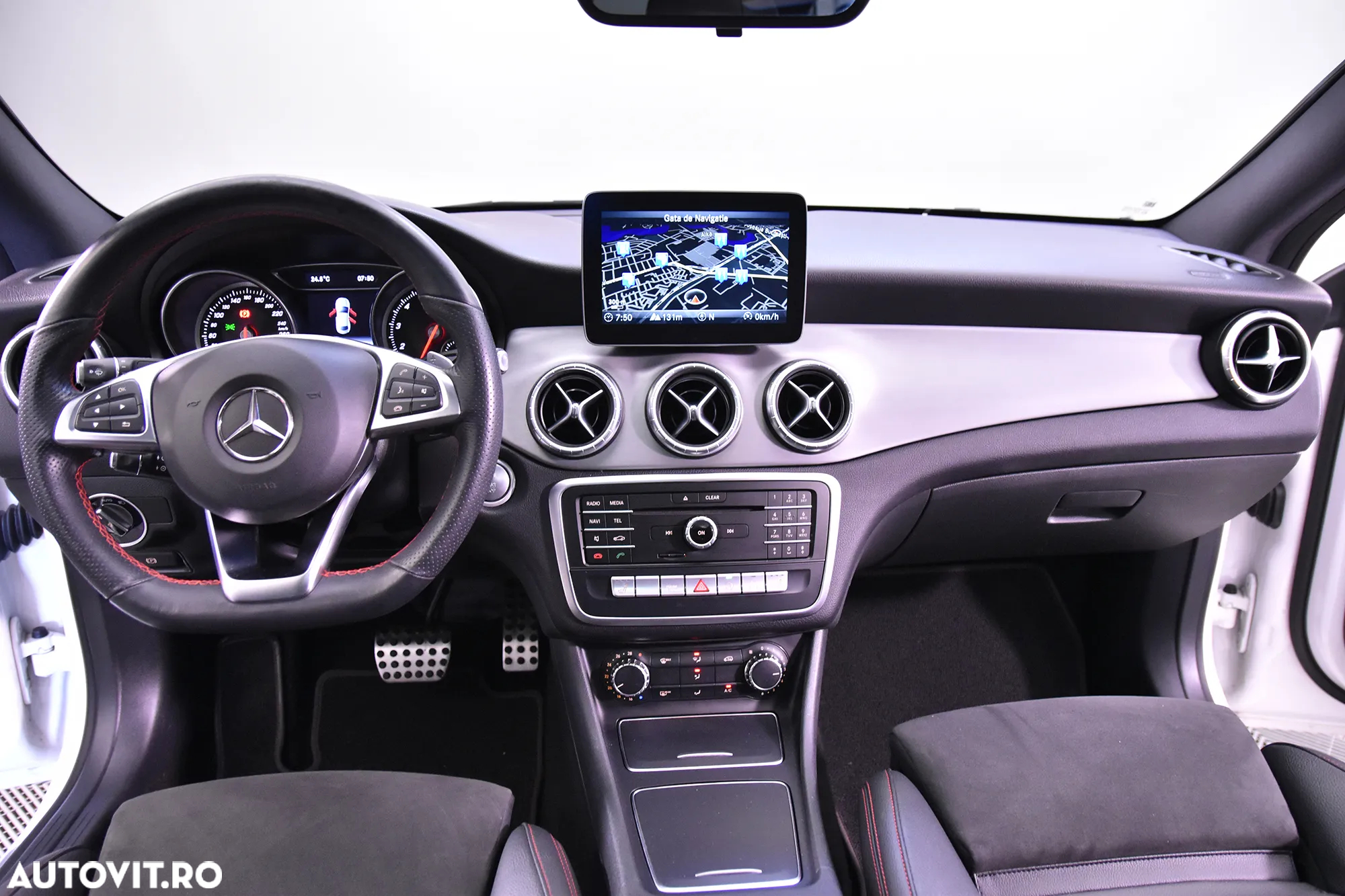 Mercedes-Benz CLA 180 7G-DCT AMG Line - 9