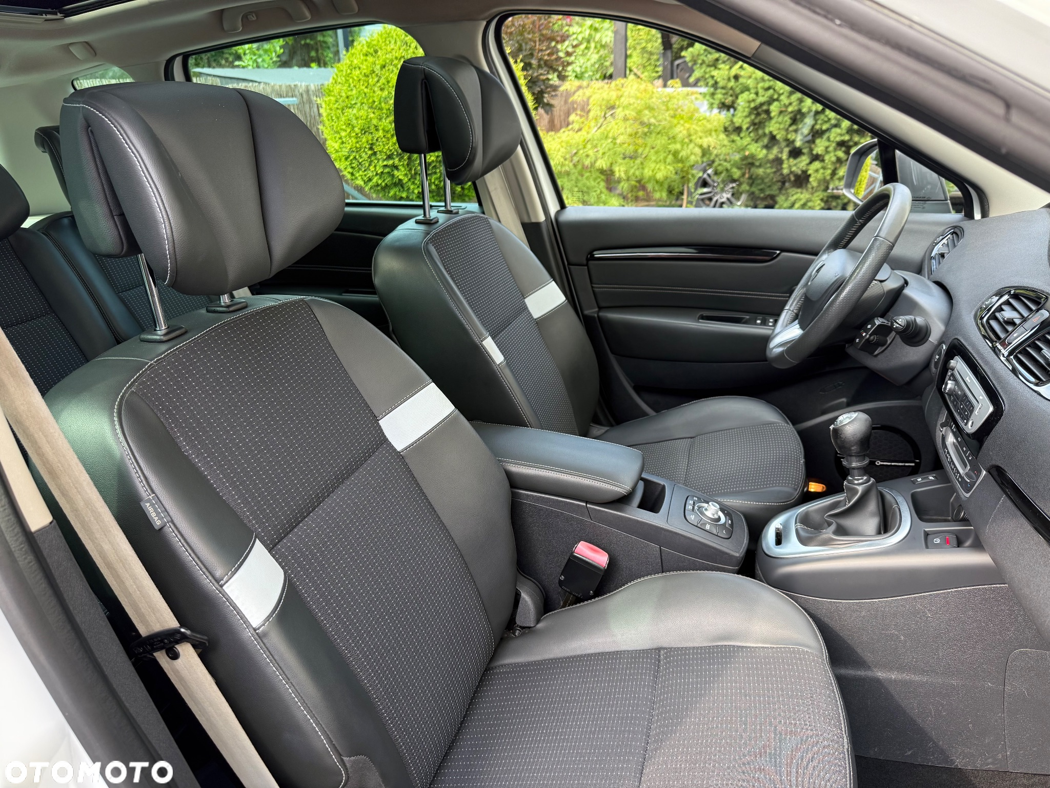 Renault Scenic 1.6 dCi Energy Bose Edition - 27