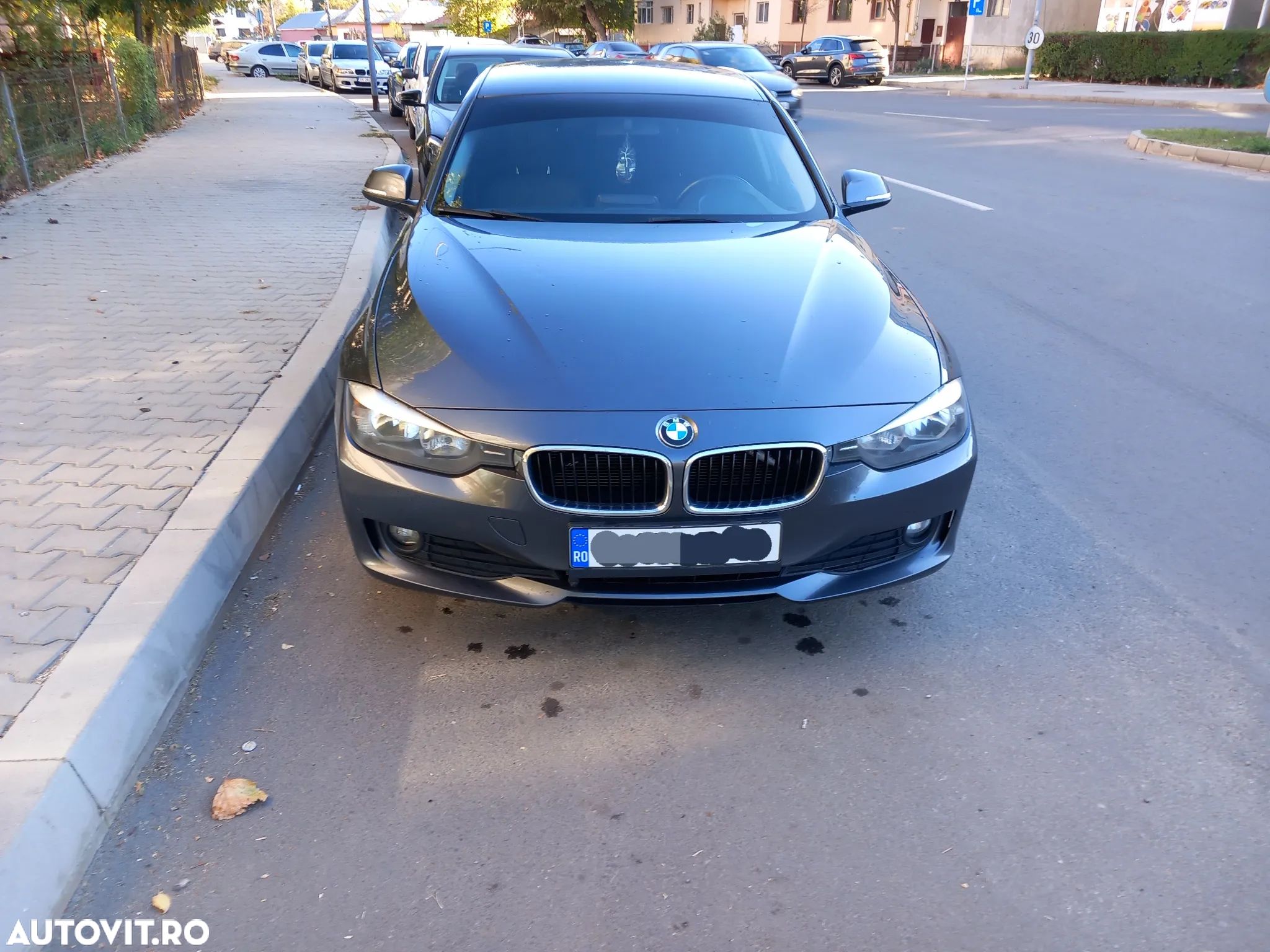 BMW Seria 3 316d Touring - 1