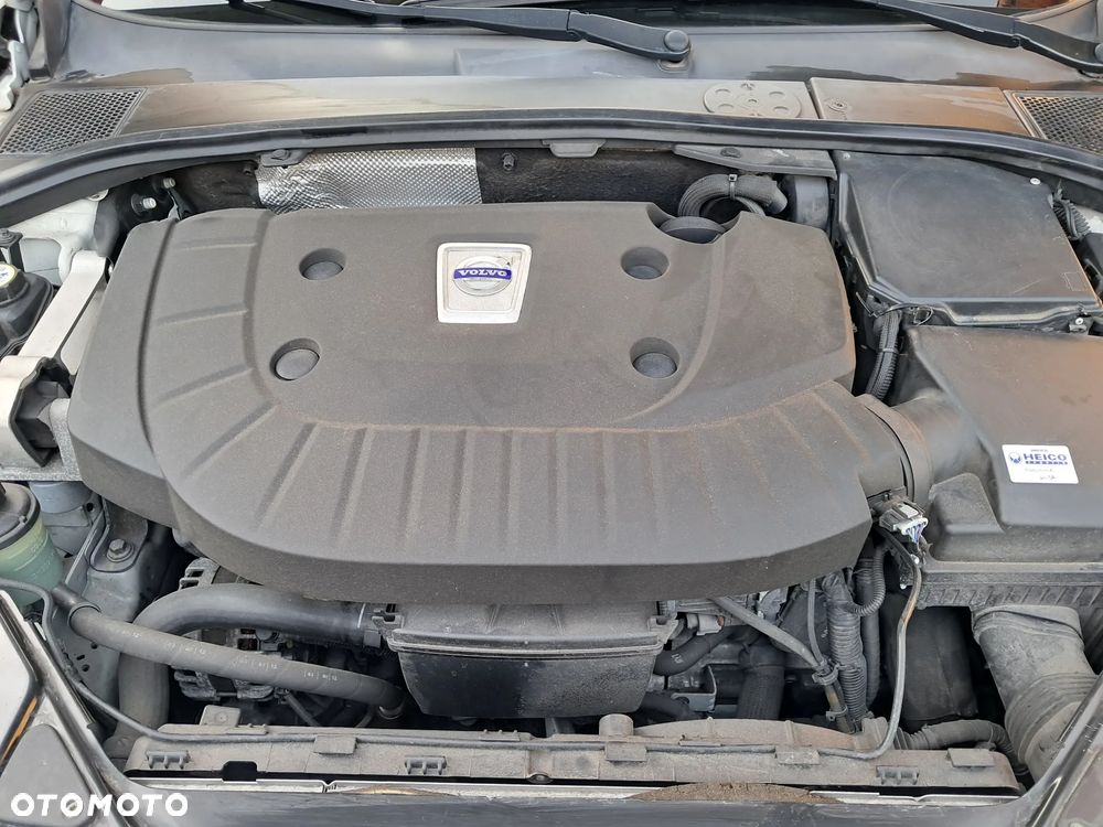 Volvo XC 70 2.4D Momentum - 20