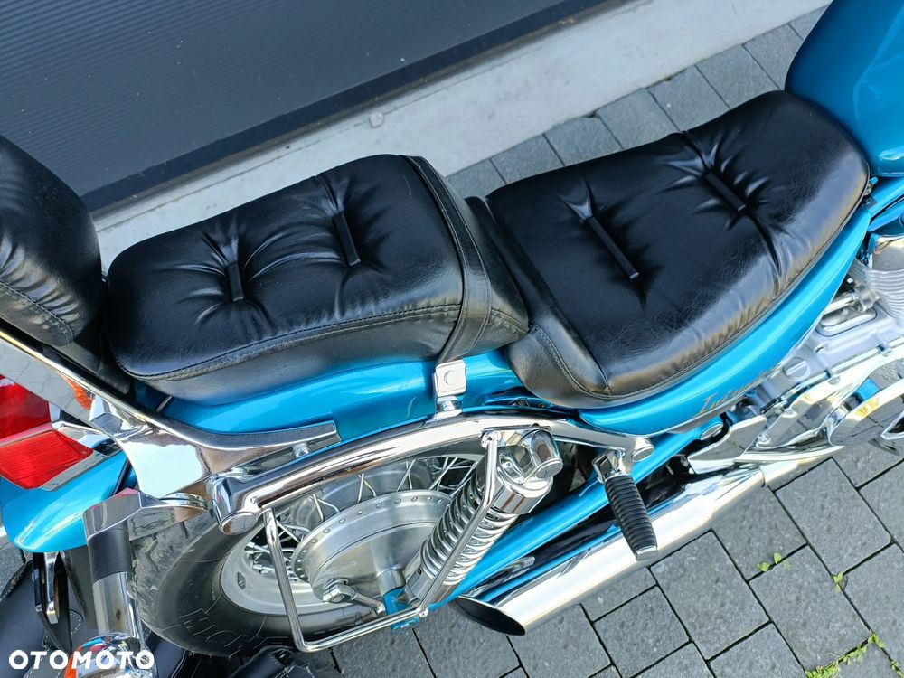 Suzuki Intruder - 7