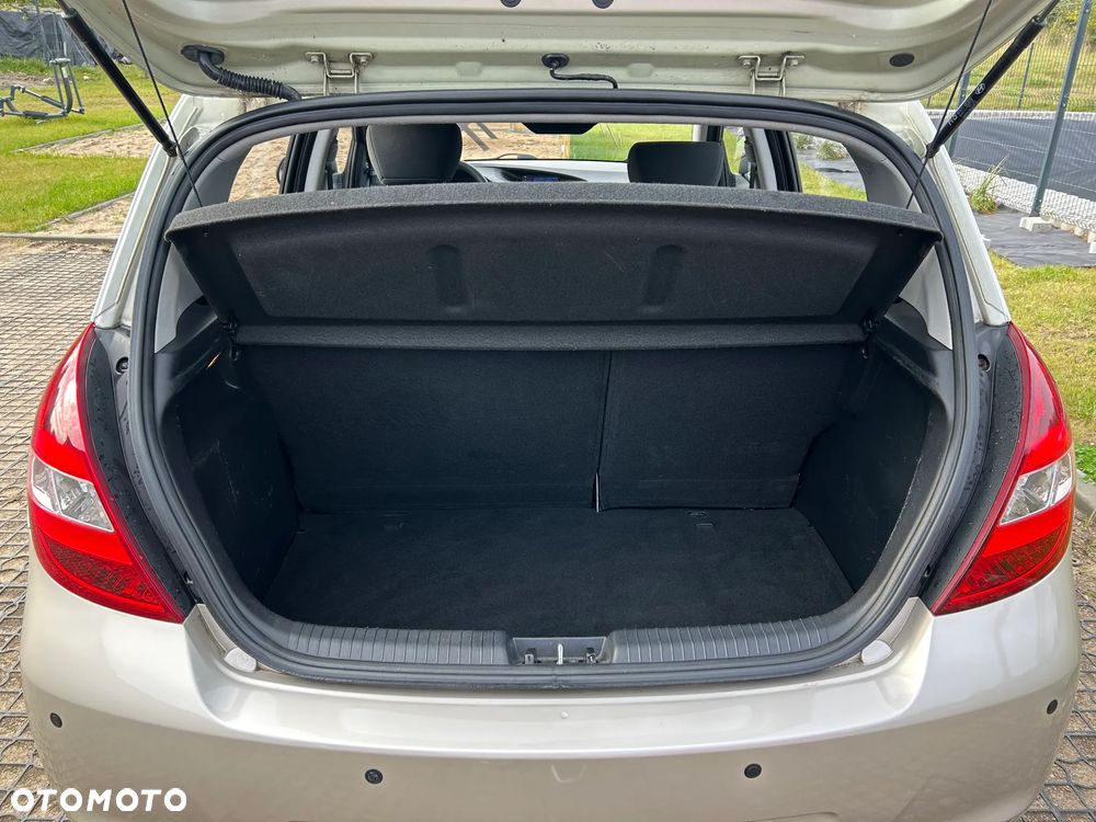 Hyundai i20 - 13
