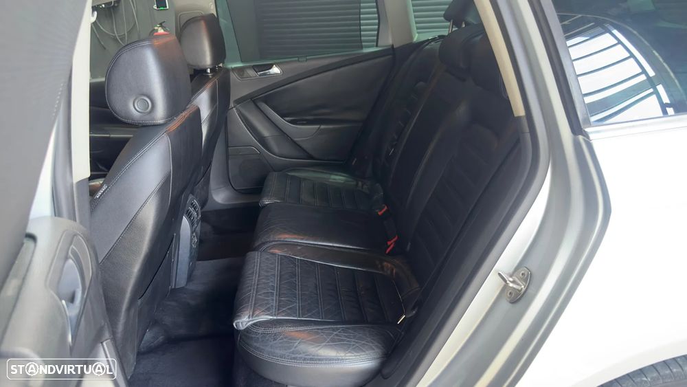 VW Passat Variant 2.0 TDI Highline - 25