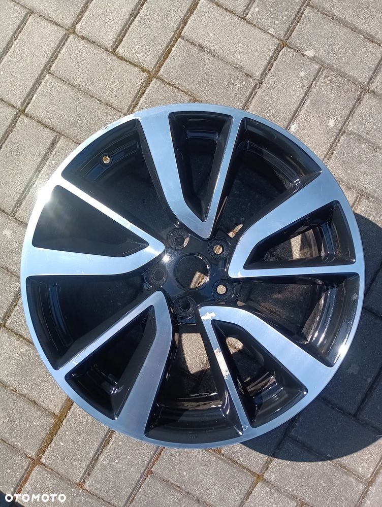 Felga aluminiowa Nissan X Trail Qashqai r19 - 1