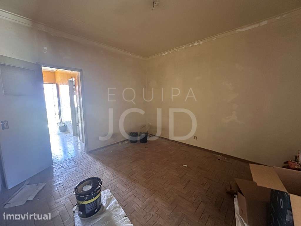 Apartamento T2 com Excelente Potencial | Santa Clara | Lisboa - Grande imagem: 3/22