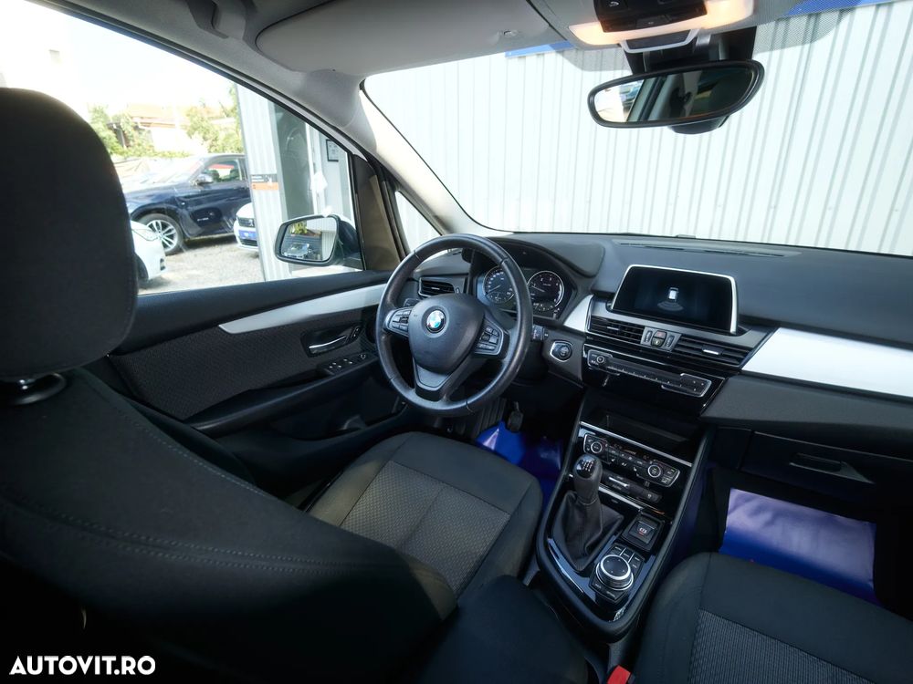 BMW Seria 2 218d Advantage - 11
