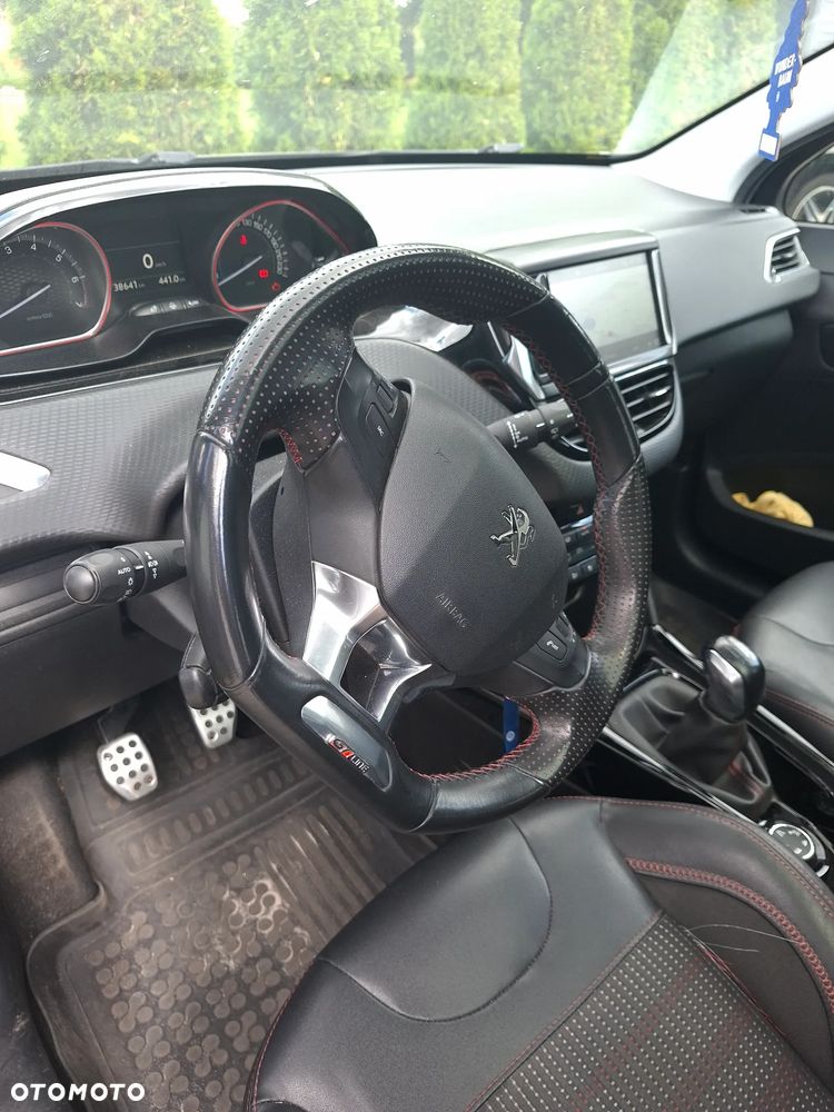 Peugeot 2008 - 5