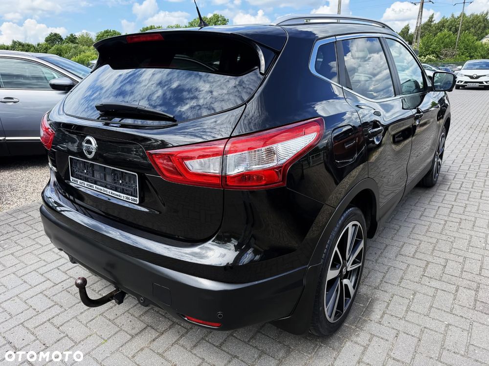 Nissan Qashqai 1.6 dCi Xtronic TEKNA+ - 4