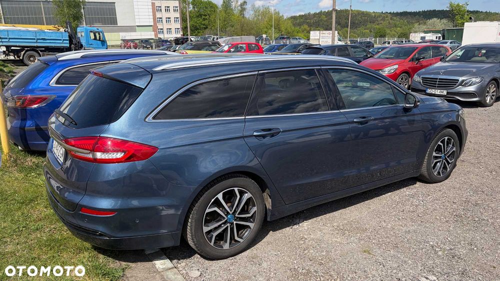 Ford Mondeo - 4