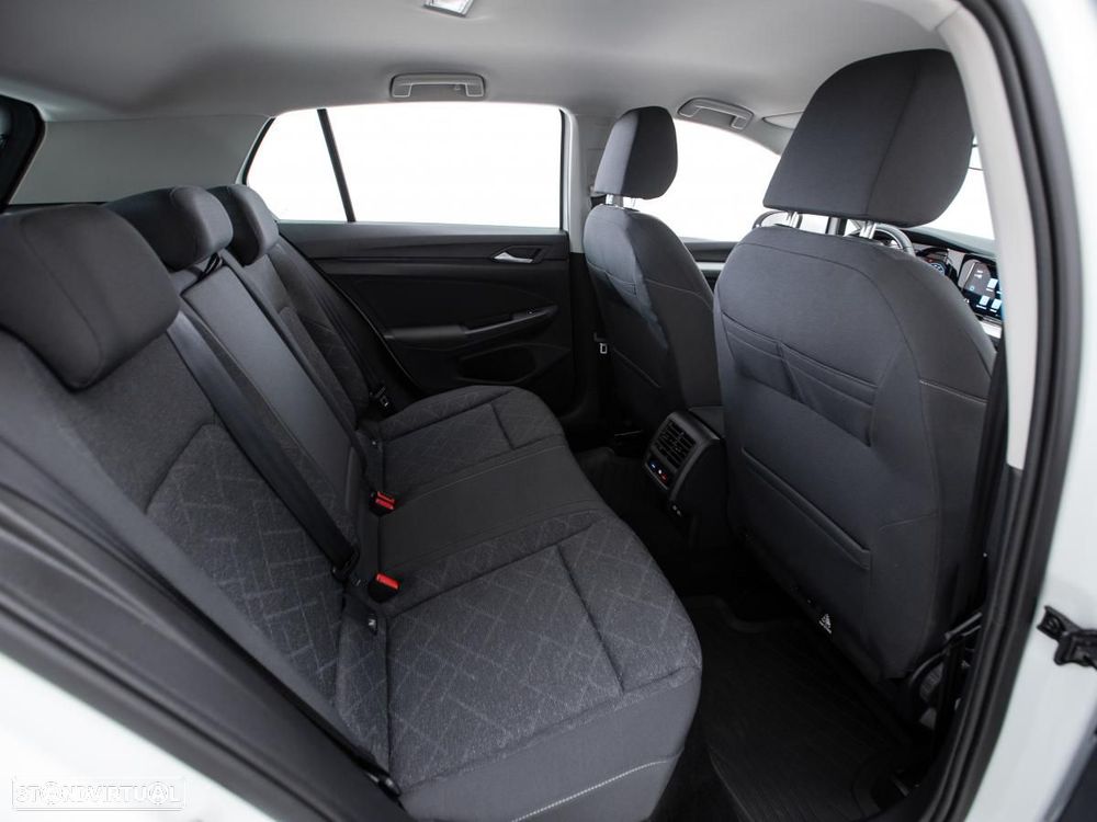 VW Golf 1.5 TGI Confortline DSG - 11