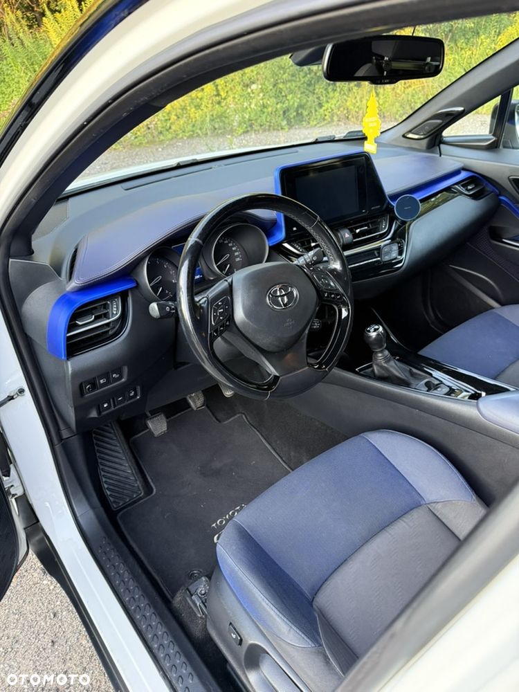Toyota C-HR 1.2 T Dynamic - 11