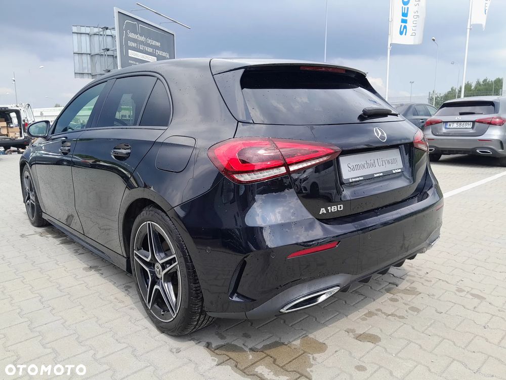 Mercedes-Benz Klasa A 180 AMG Line 7G-DCT - 3