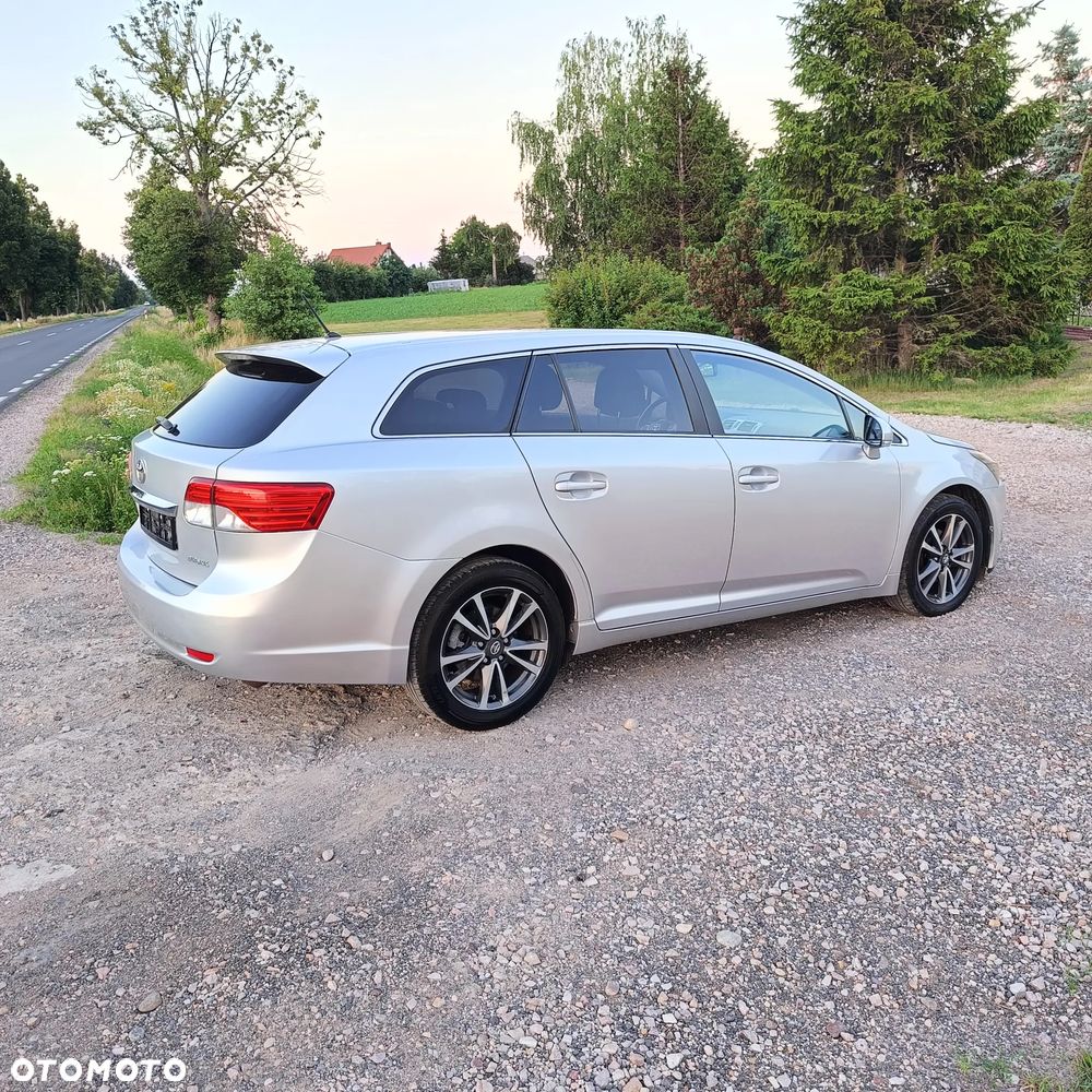 Toyota Avensis 2.0 D-4D Comfort - 5